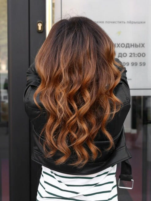 Shatush Hair colouring with a refined and timeless look.