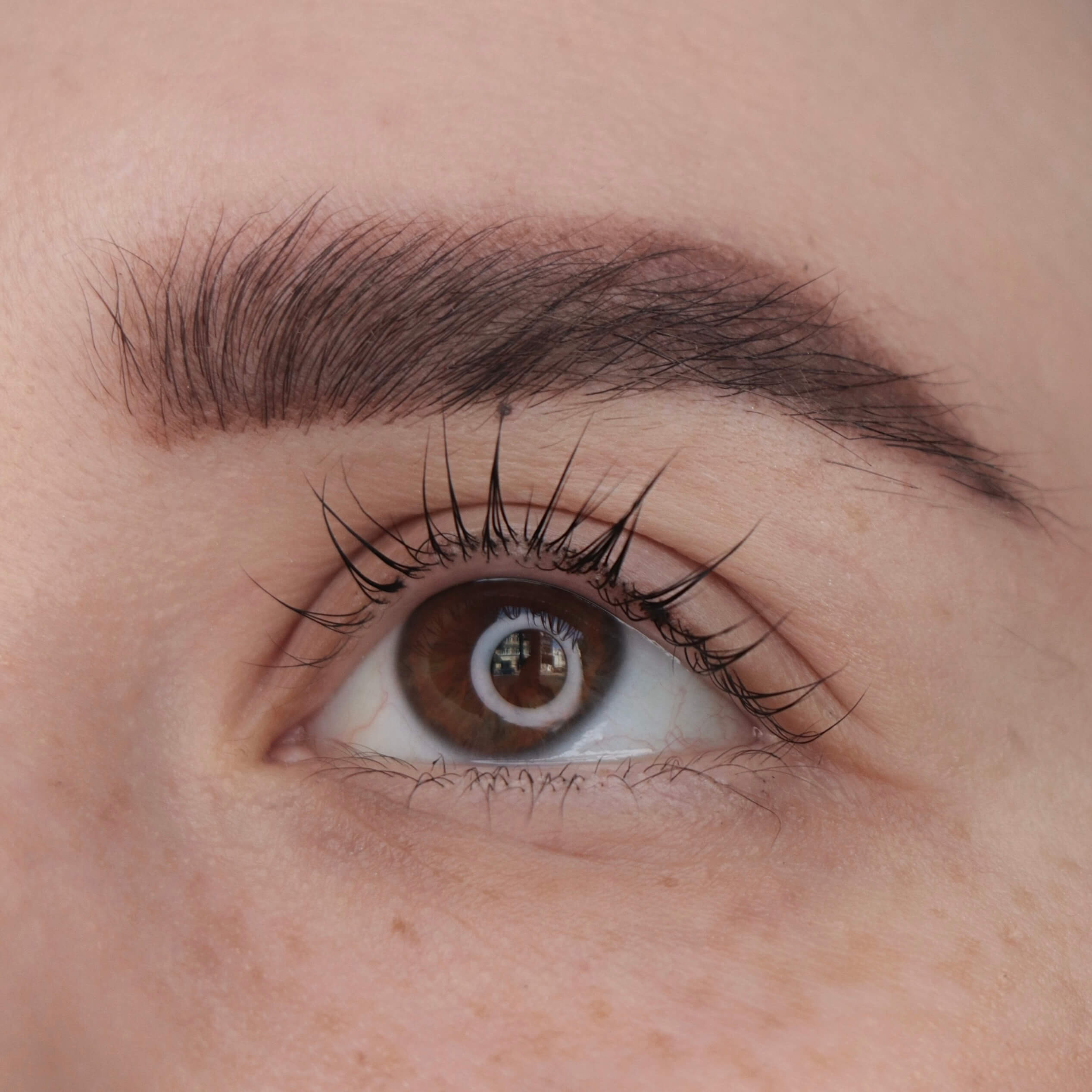 Оформление бровей  image